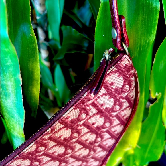 Dior crossbody clutch handbag (used) but in great condition - Picture 2 of 4